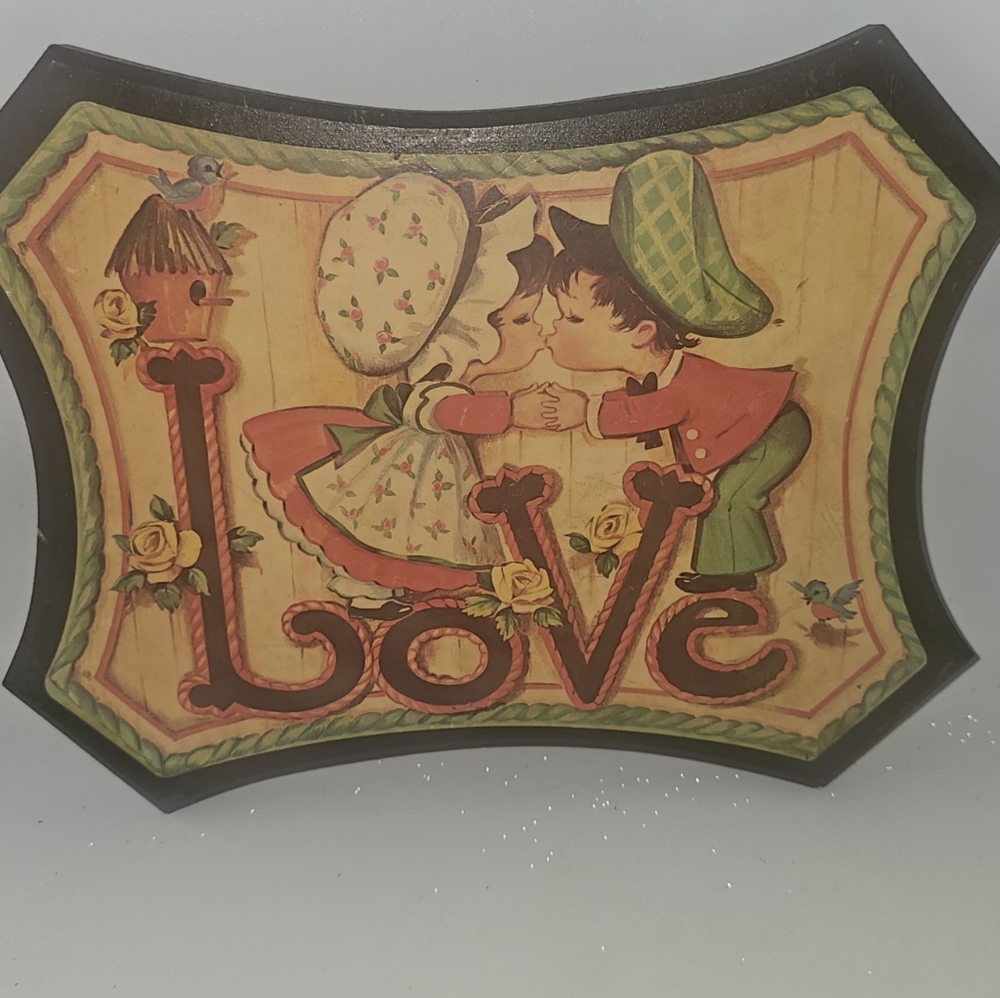 Vintage Homeco Love Sign